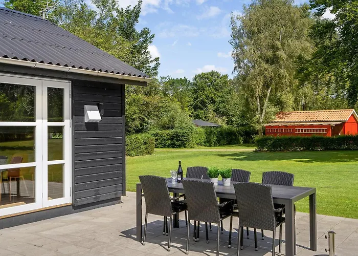Feriehus Amazing In With Wifi